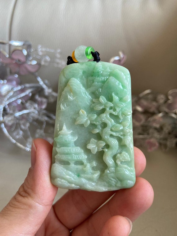 新品　翡翠 彫刻風景 ペンダント 新品 翡翠 彫刻風景 ペンダント 翡翠彫刻ペンダントトップ