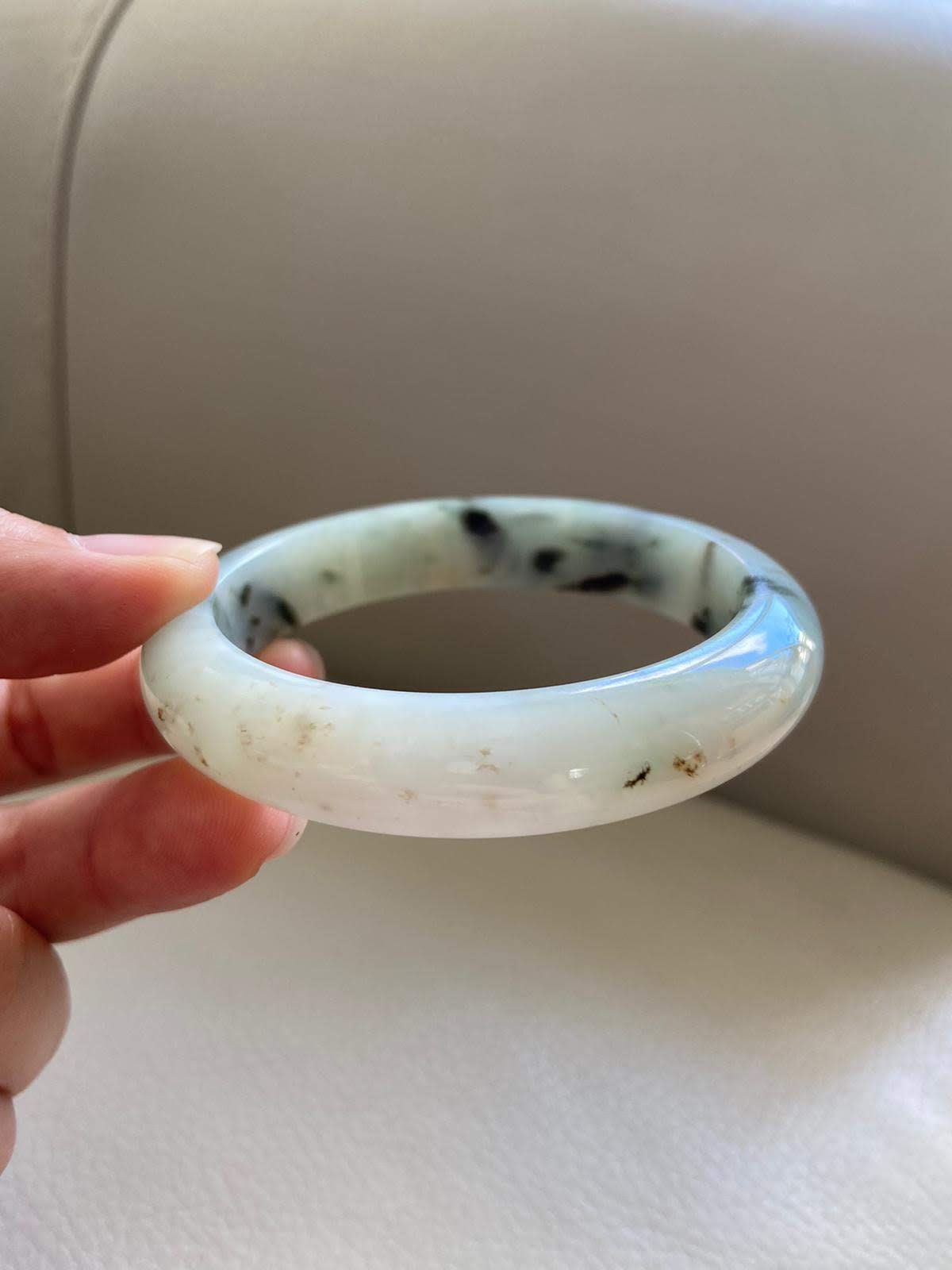 翡翠バングル 58.7 mm (2.31