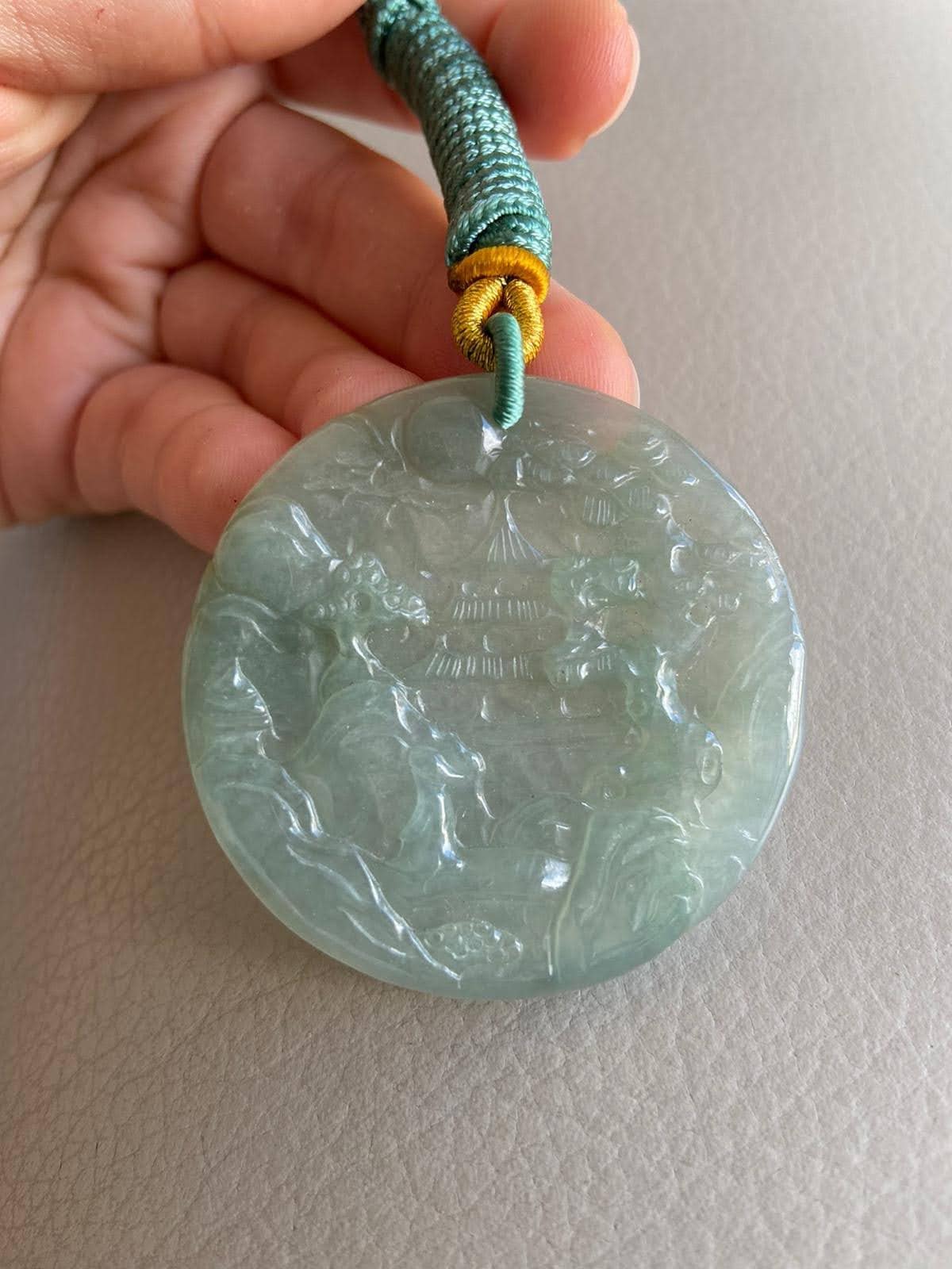 新品　翡翠 彫刻風景 ペンダント 翡翠彫刻ペンダントトップ 【RINNE】94668/C-1258 | 翡翠専門店