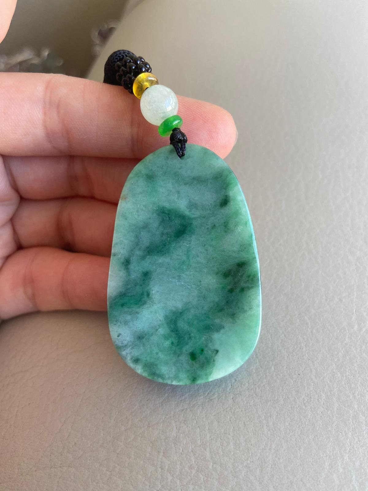 彫刻された風景翡翠ペンダント、中国風の風景、橋山木、天然