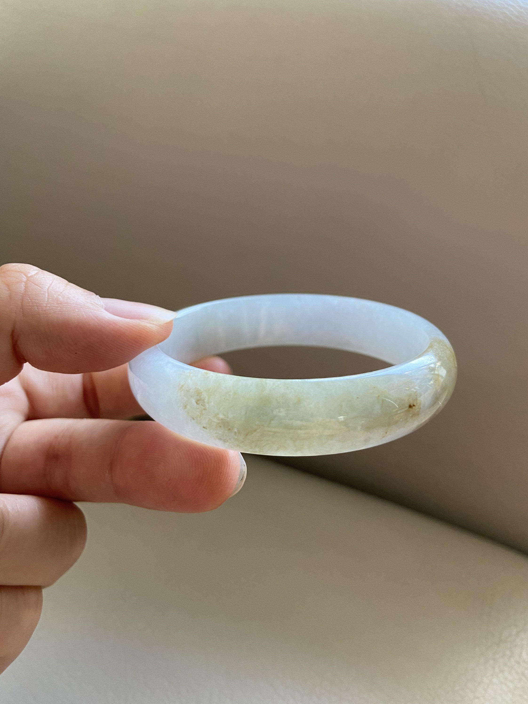 翡翠バングル 55.4 mm (2.18