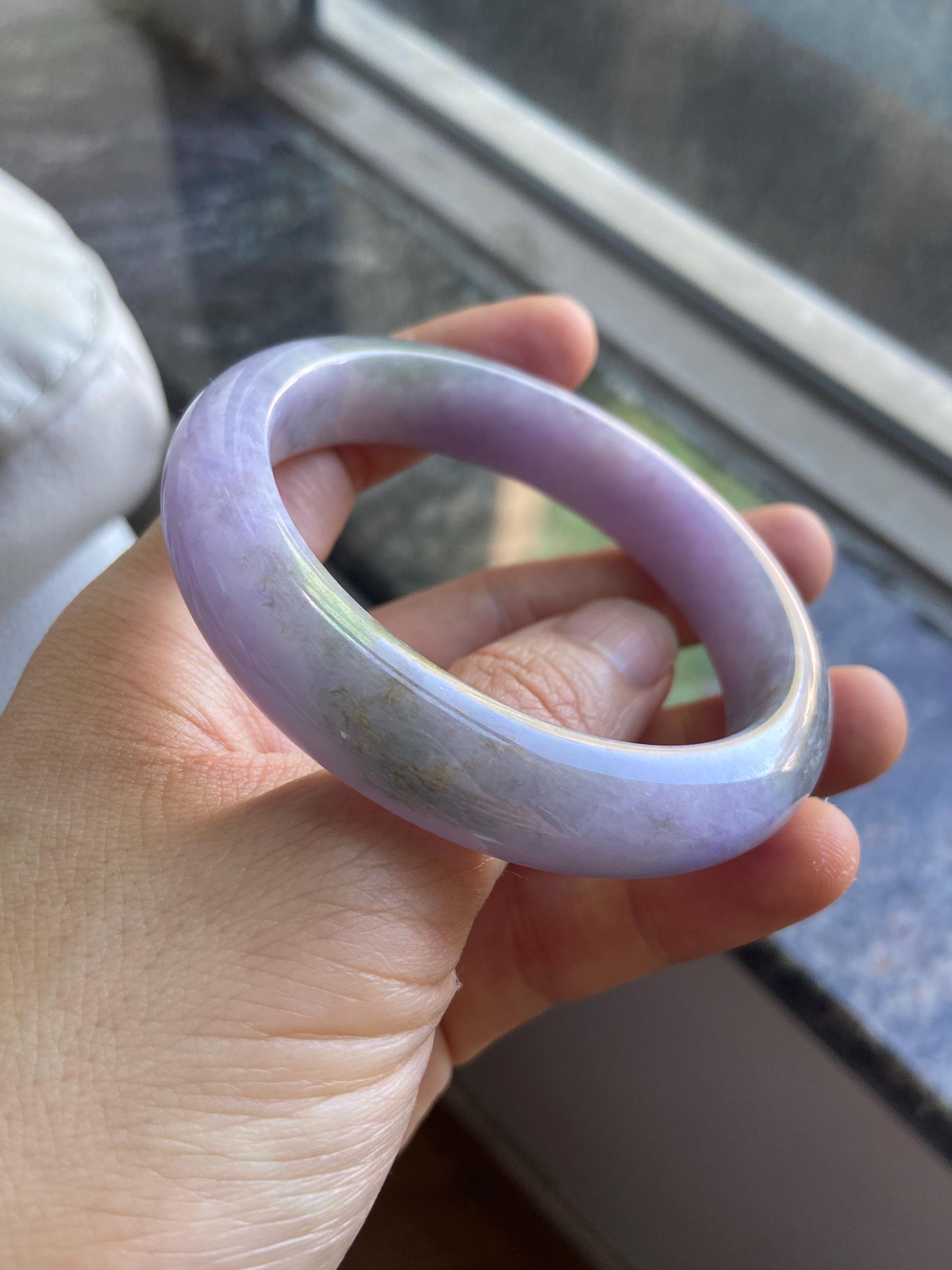 翡翠バングル 57.7 mm (2.27インチ)、ラウンドシェイプ、ライト