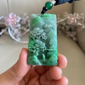彫刻された風景翡翠ペンダント、中国風の風景、橋山木、天然タイプA