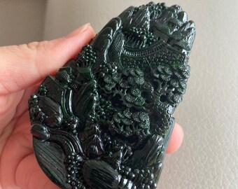 彫刻された風景翡翠ペンダント、中国風の風景、橋山木、天然タイプA
