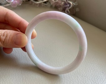 翡翠バングル 57.0 mm (2.24インチ)、ラウンドシェイプ、ライト