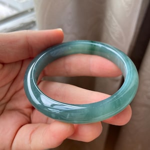 翡翠バングル 54.5 mm (2.15