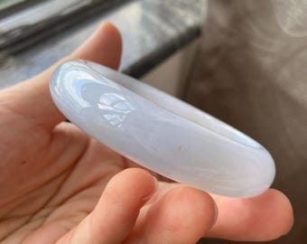 翡翠バングル 58.2 mm (2.29インチ)、ラウンドシェイプ、ライト