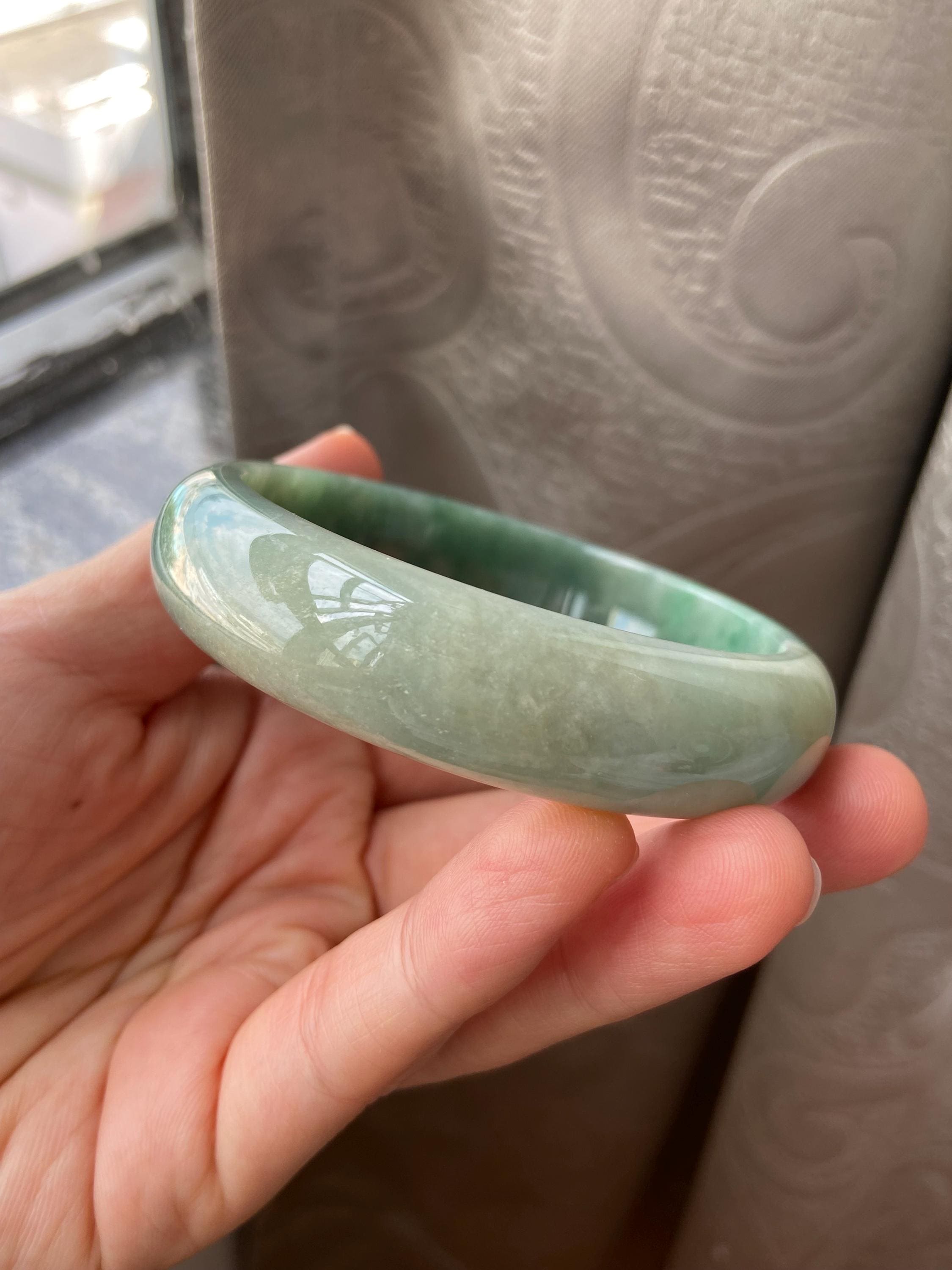 アクセサリー 天然翡翠 バングル 内径59mm 白緑系 ジェイド ブレスレット