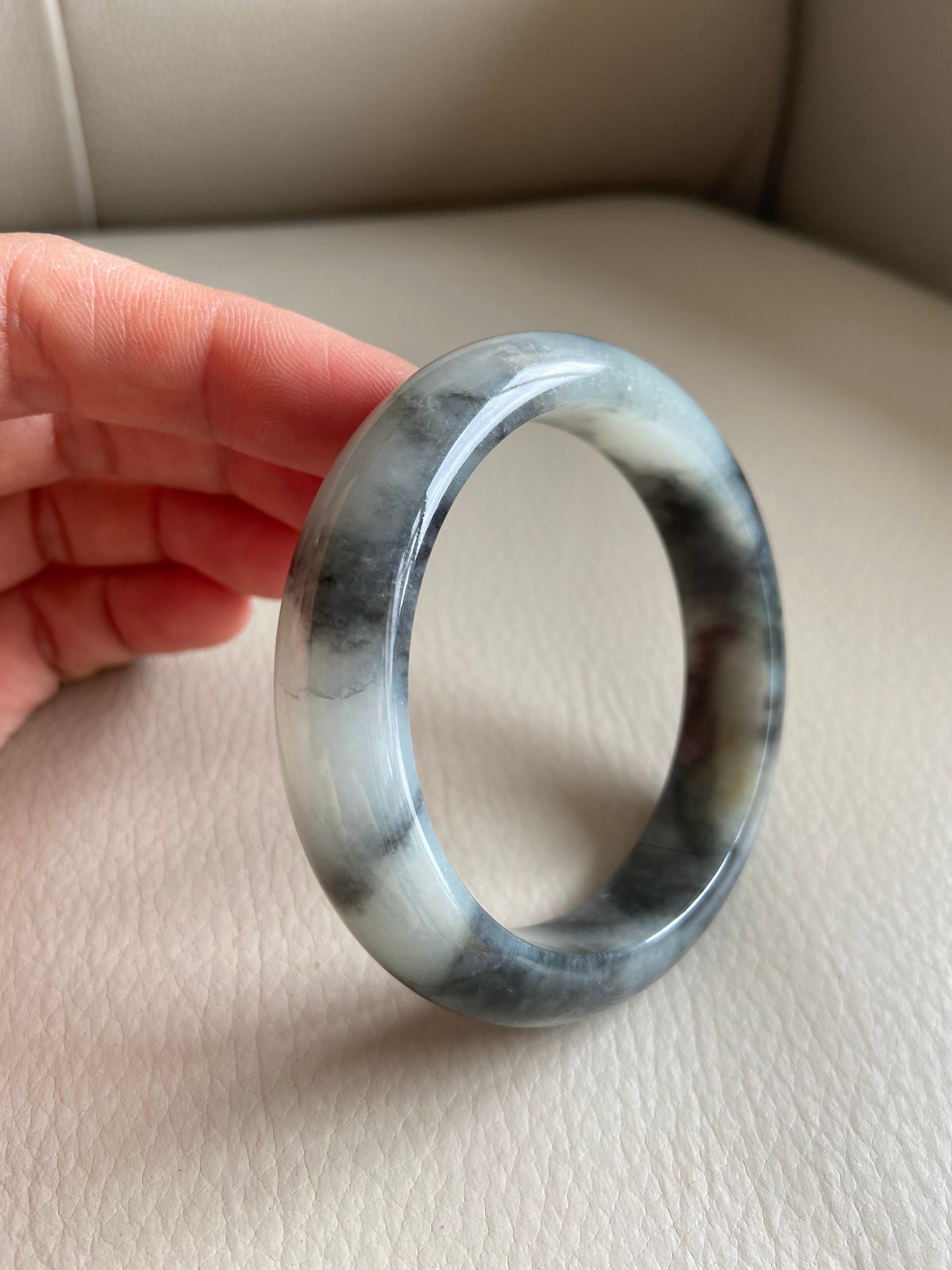翡翠バングル 56.7 mm (2.23