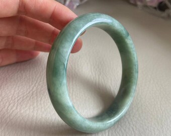 翡翠バングル 61.2 mm (2.41