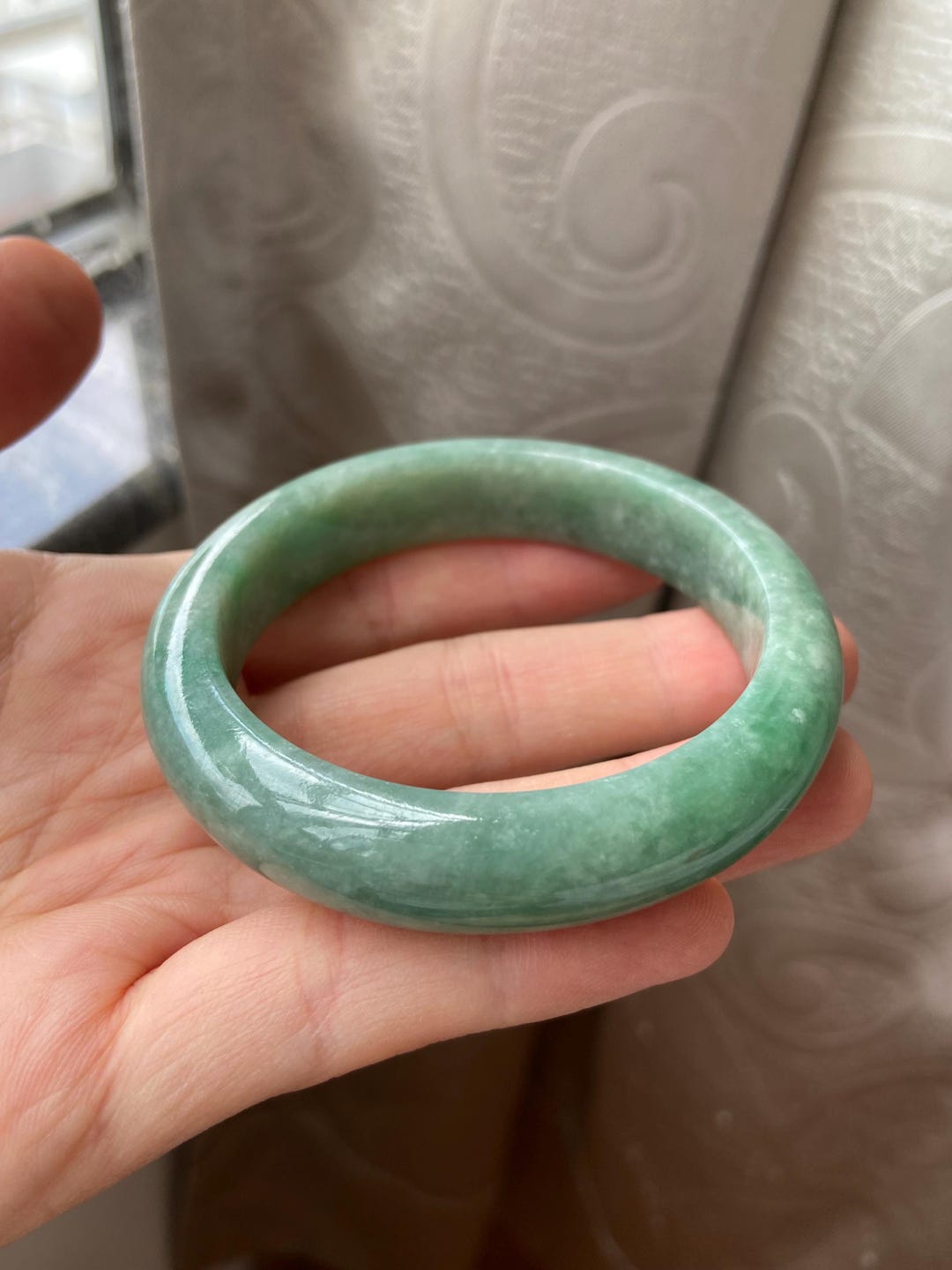 翡翠バングル 54.8 mm (2.16