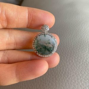 Ronde vorm jadeiet jade kettinghanger met verzilverd, lichtgroen en groen, natuurlijke klasse A jade, Birma Birmaanse edelstenen, sieraden