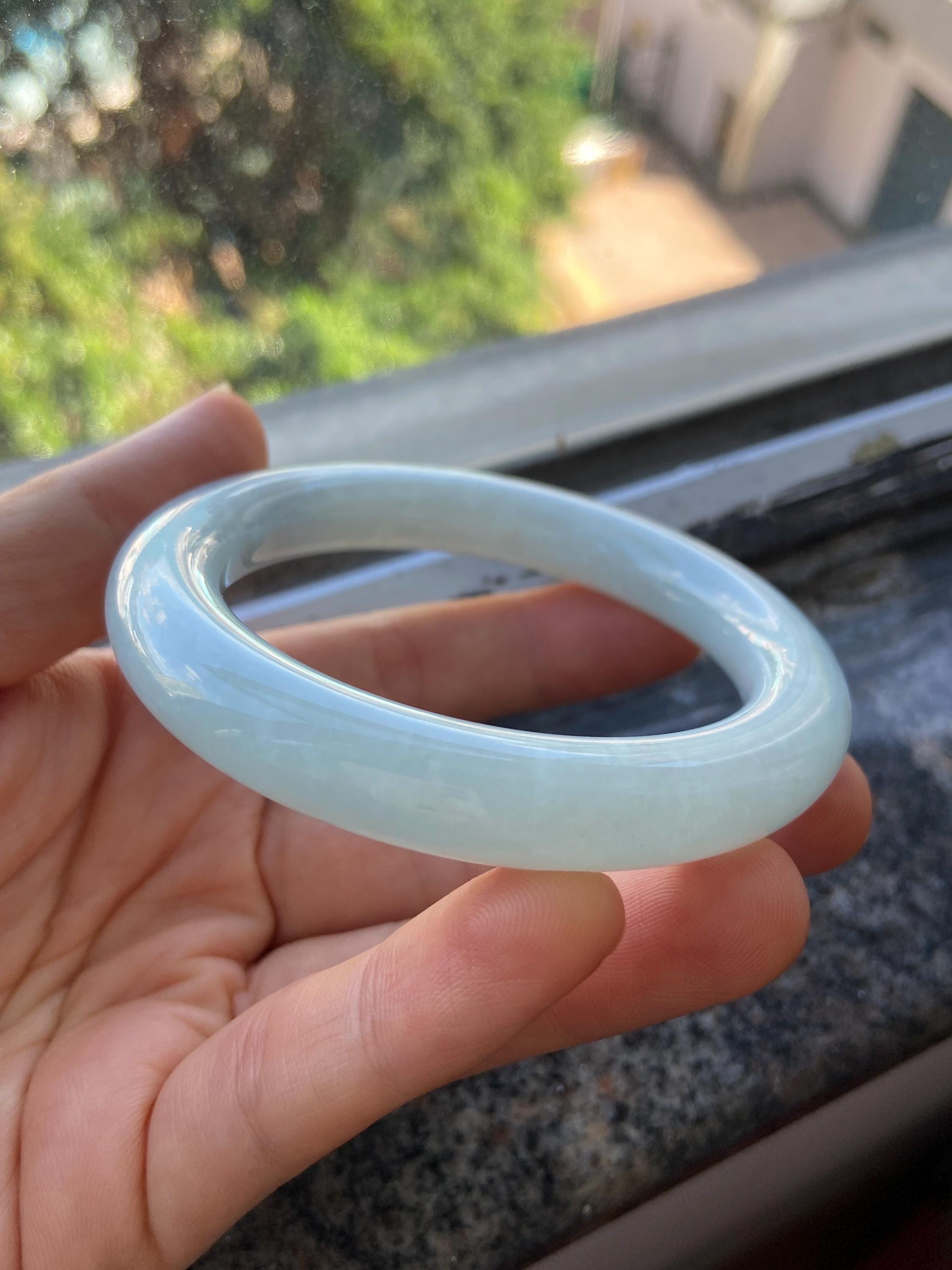翡翠バングル 56.0 mm (2.20