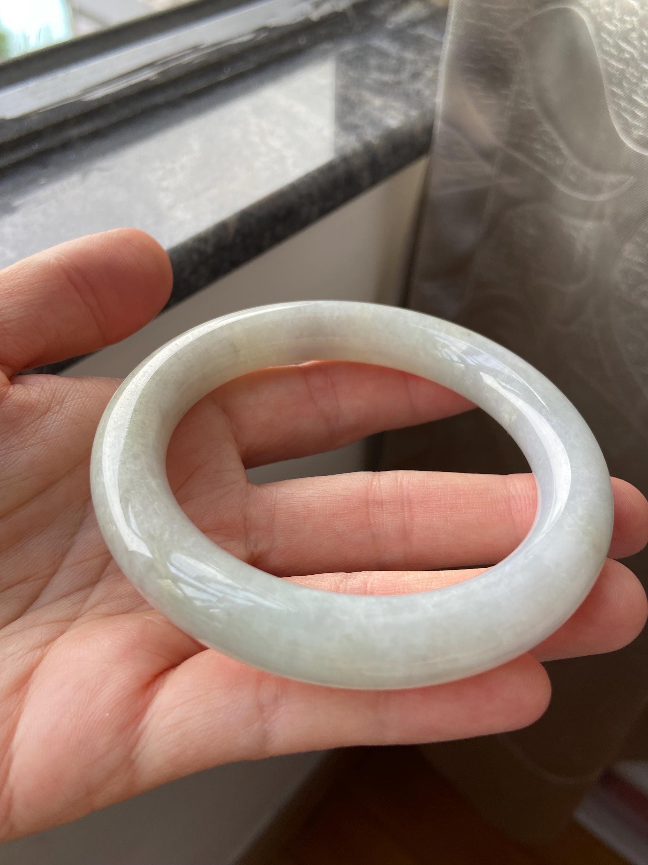 翡翠バングル 61.3 mm (2.41