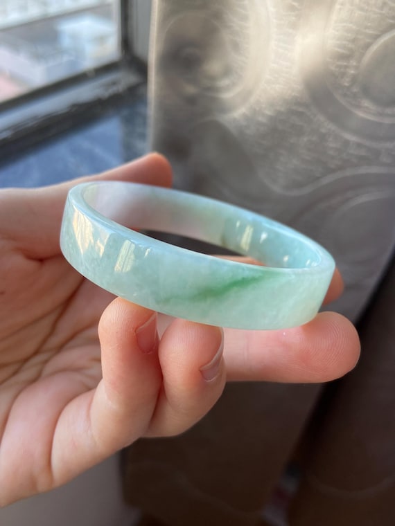 翡翠バングル 53.8 mm (2.12