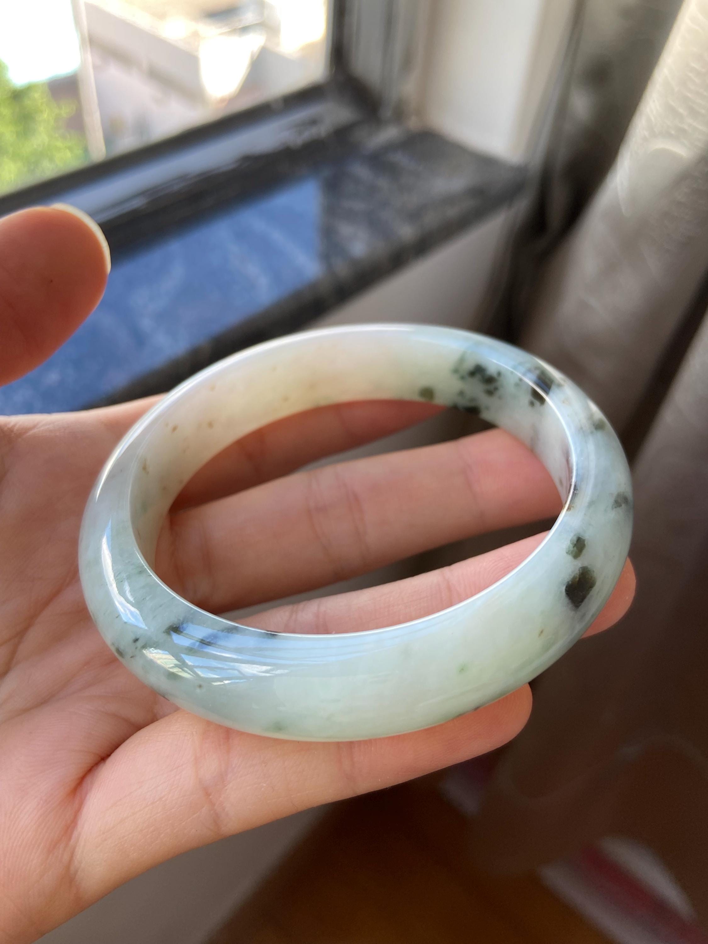 翡翠バングル 58.7 mm (2.31