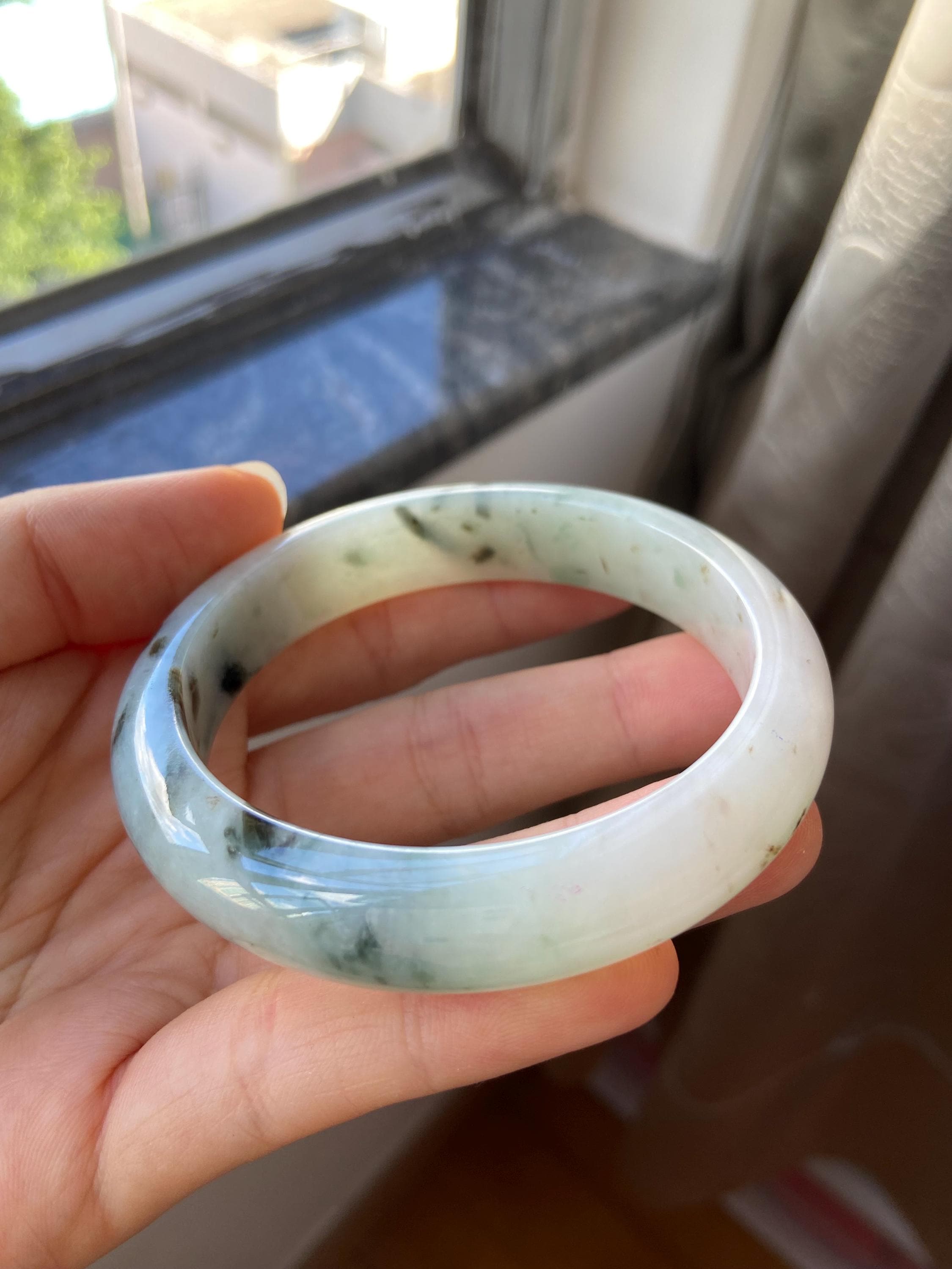 翡翠バングル 58.7 mm (2.31