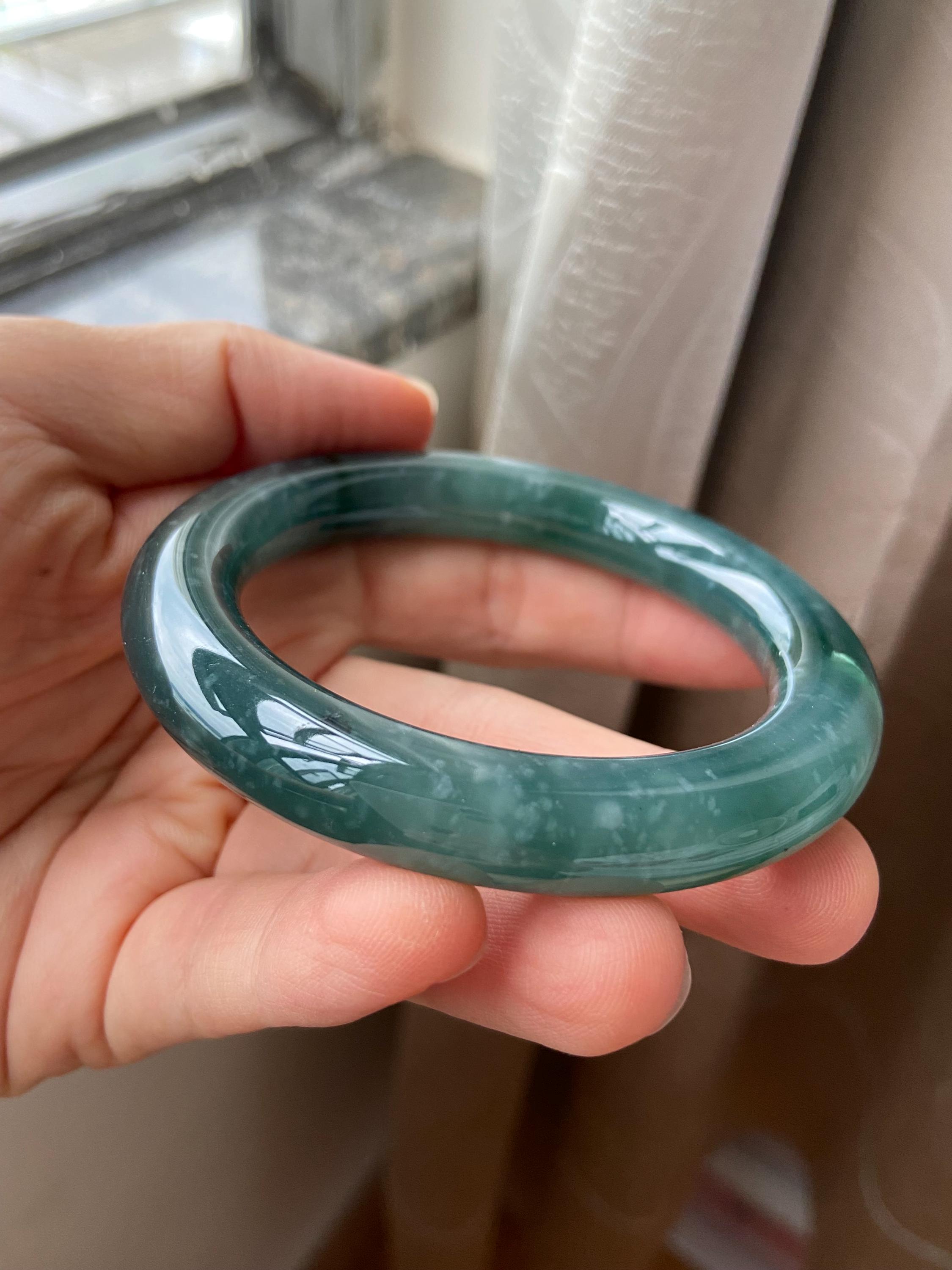 翡翠バングル 56.3 mm (2.22