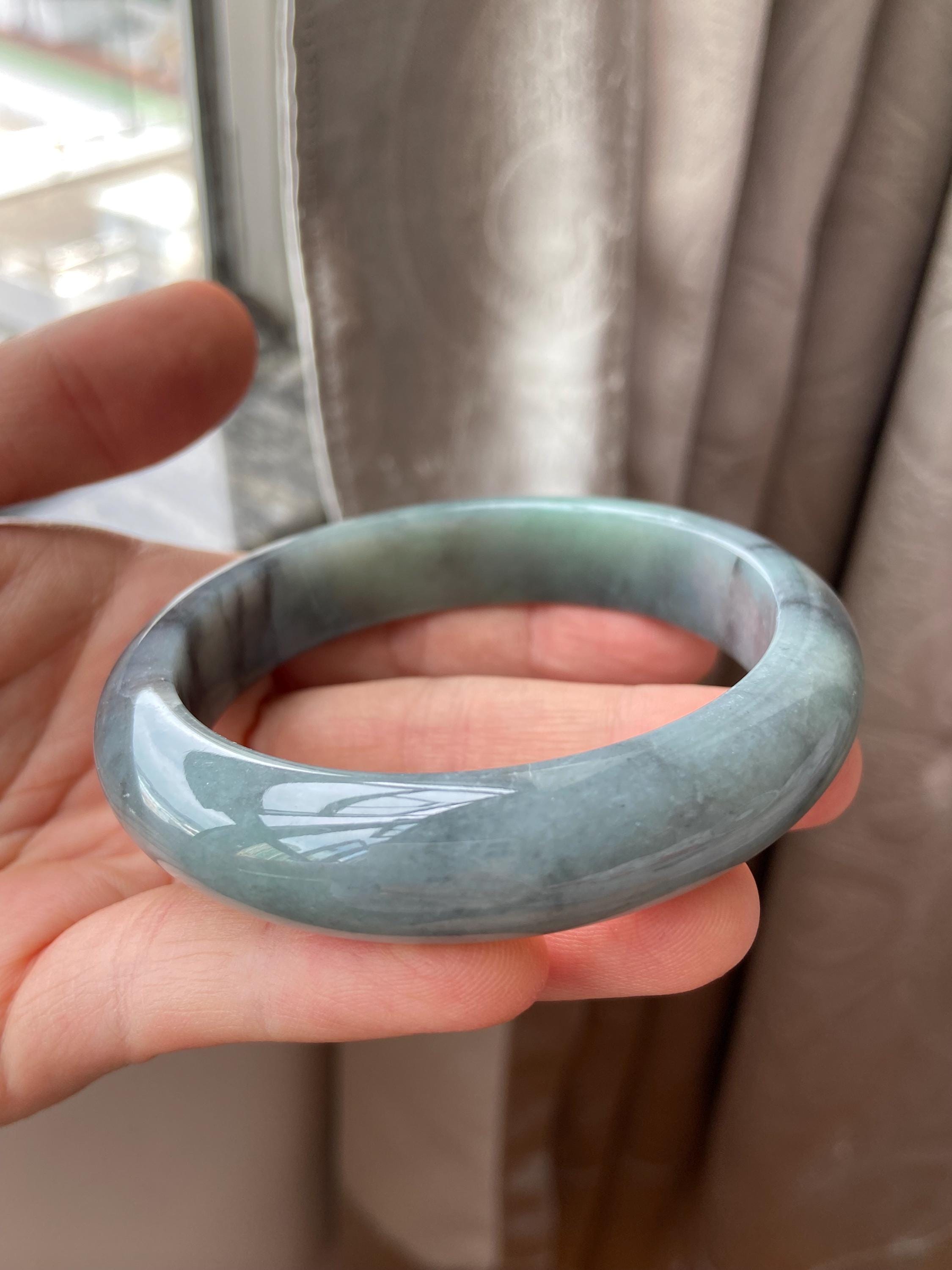 翡翠バングル 60.9 mm (2.40