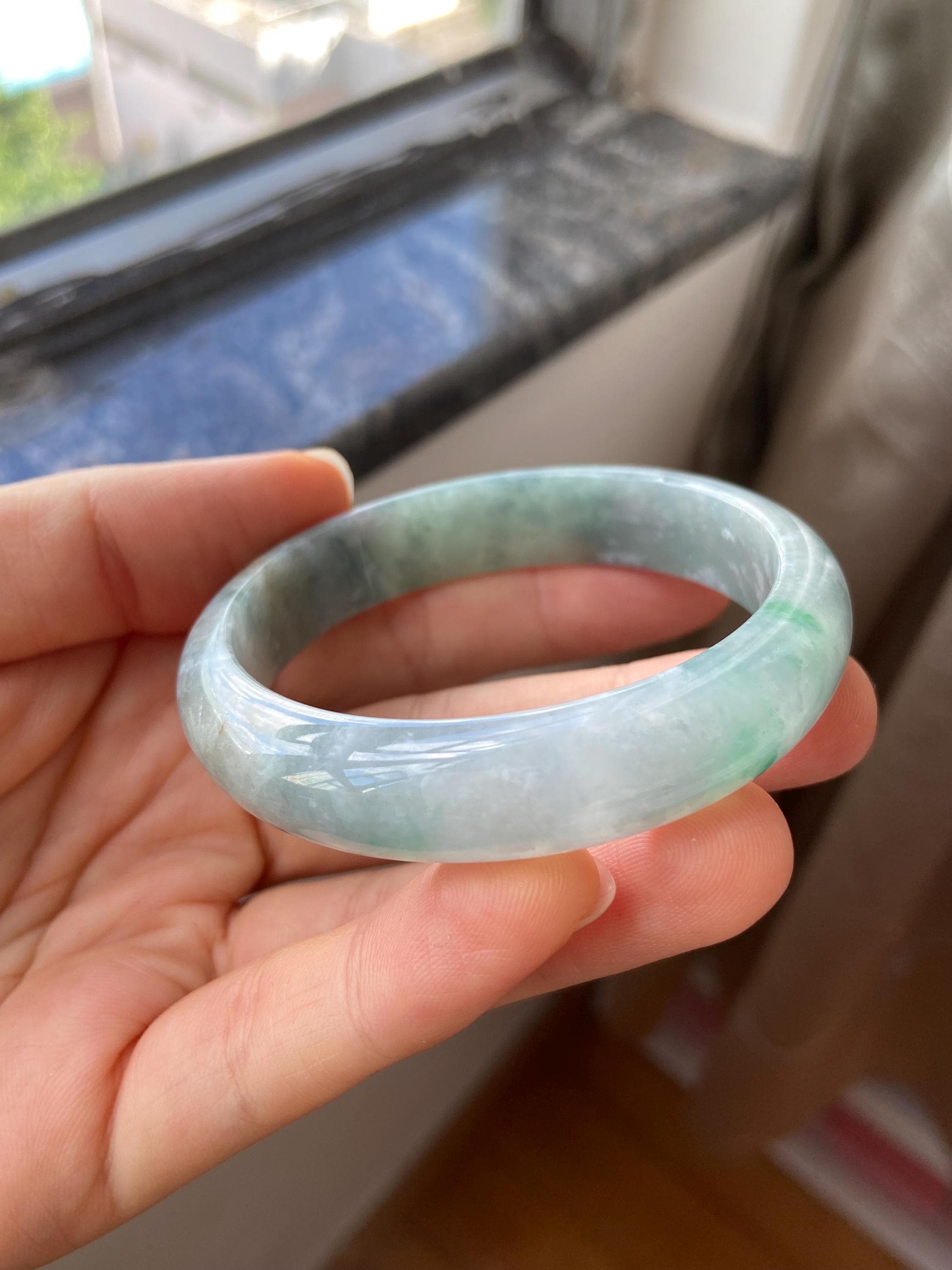 翡翠バングル 53.6 mm (2.11