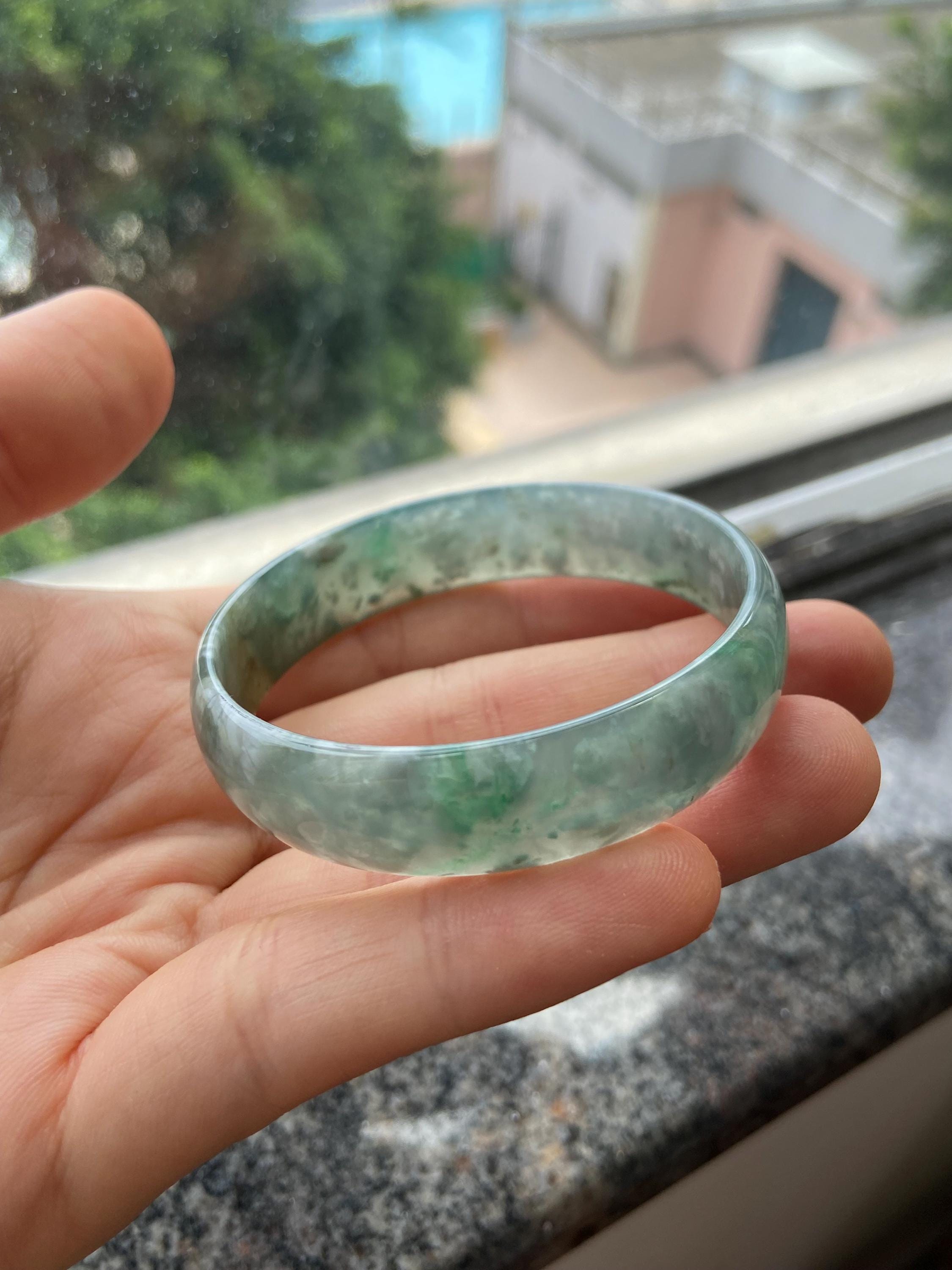 翡翠バングル 50.5 mm (1.99インチ)、ラウンドシェイプ、ライト
