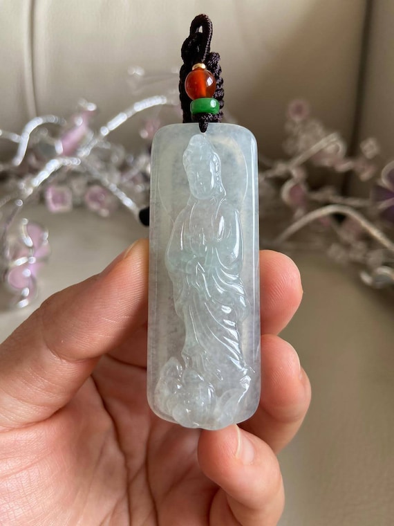 翡翠 観音像 ペンダント 希少品 天然翡翠A貨 観音像 両面彫刻