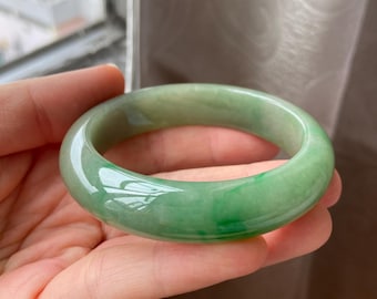翡翠バングル 53.4 mm (2.10