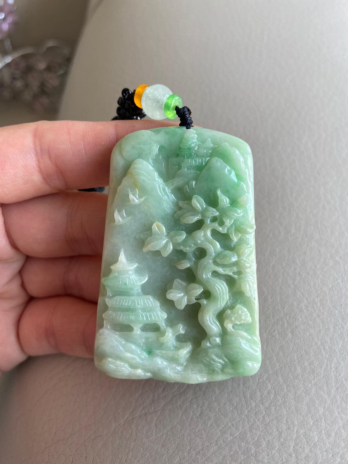 新品　翡翠 彫刻風景 ペンダント 新品 翡翠 彫刻風景 ペンダント 新品 翡翠 彫刻風景 ペンダント 翡翠