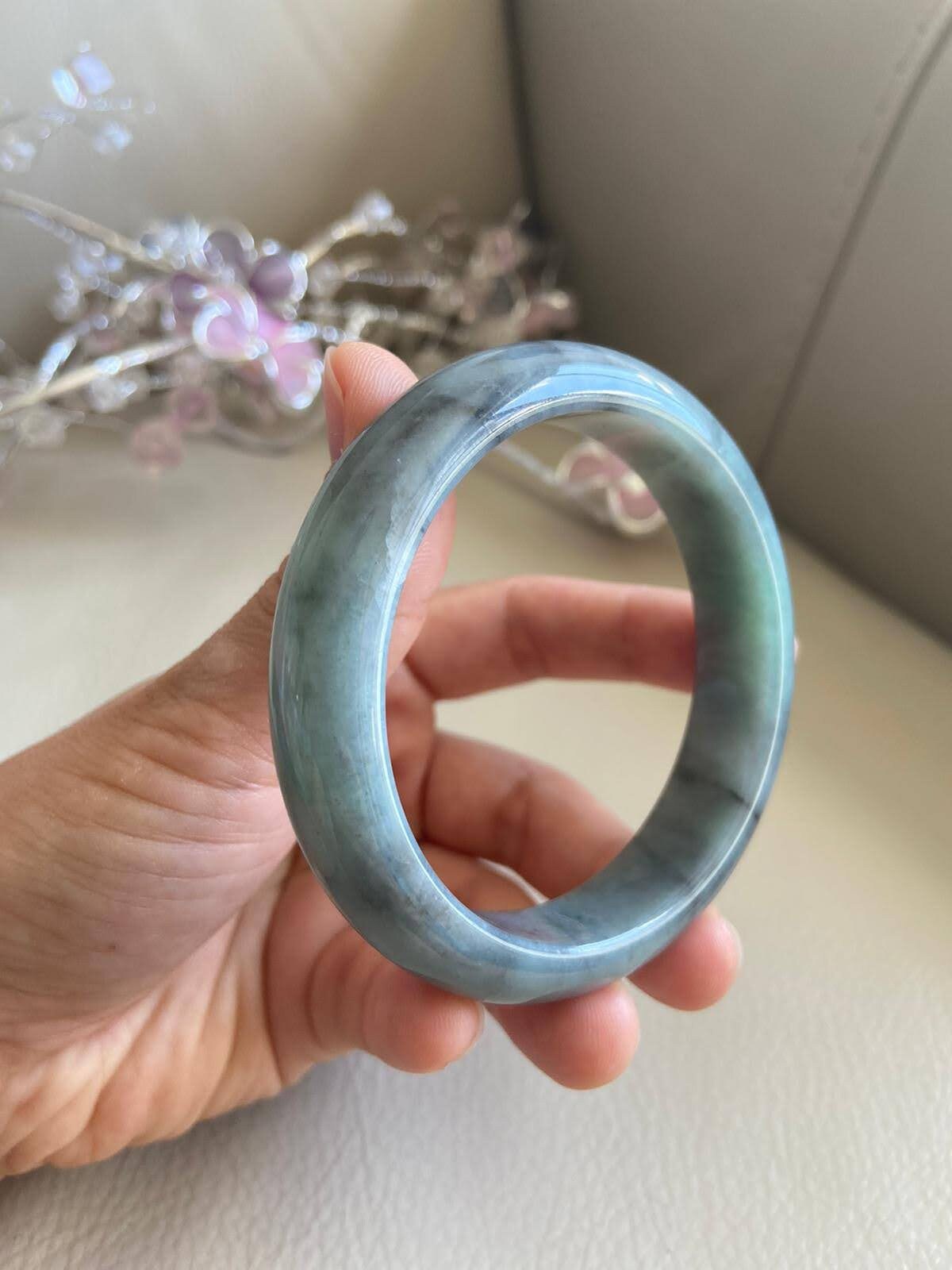 翡翠バングル 60.9 mm (2.40