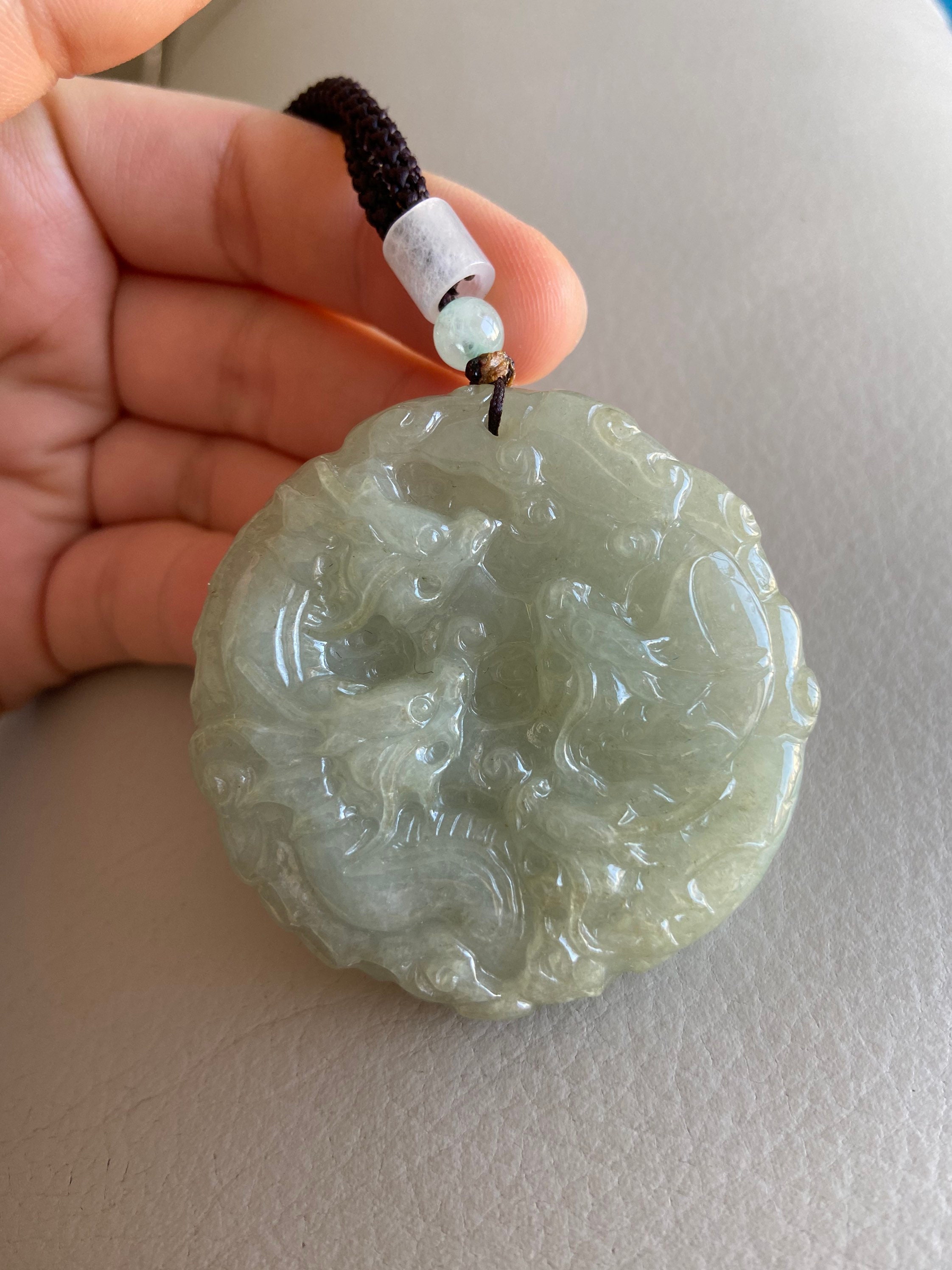 中国産9龍翡翠ペンダント、アイシーグリーン、天然グレードA翡翠認定