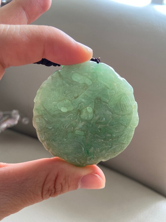 中国産九龍翡翠ペンダント、ライトグリーン、天然認定タイプA翡翠
