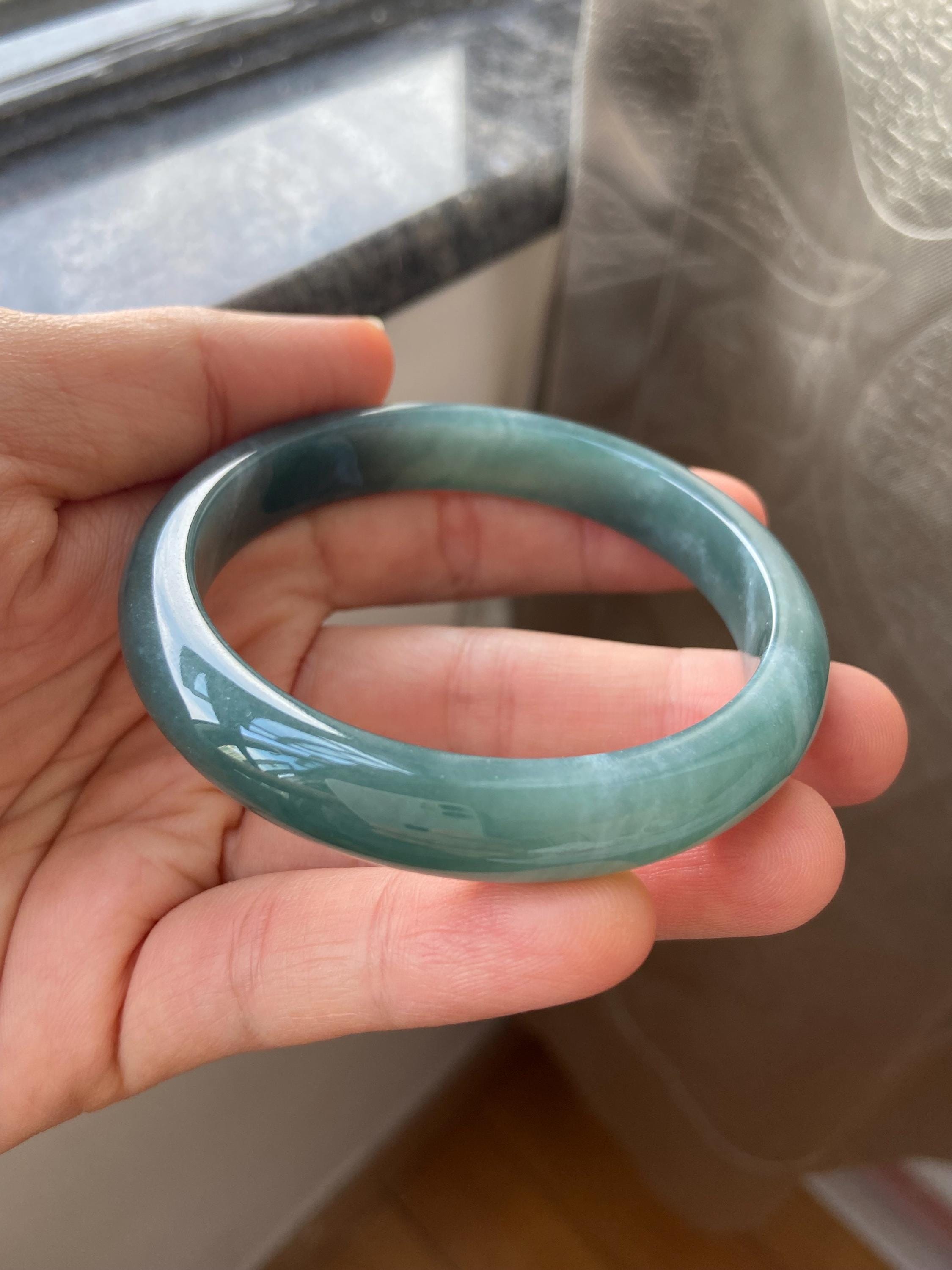 翡翠バングル 56.8 mm (2.24