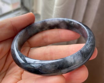 Jadearmband 62,4 mm (2,46 tum), Rund form, Rökgrått och svart, Jadeitarmband, Certifierad grad A-jade, Burmesiska ädelstenssmycken, Antik