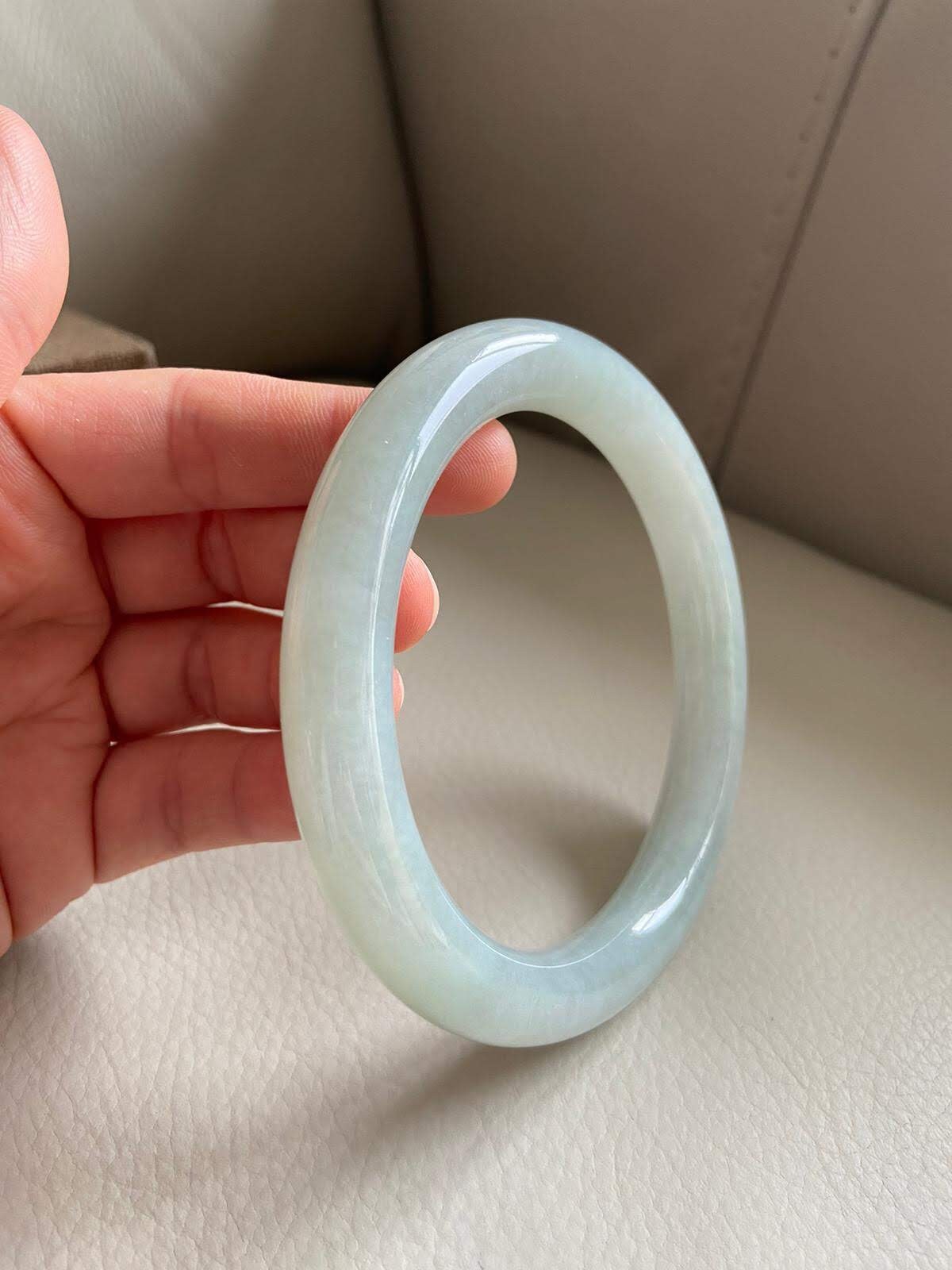翡翠バングル 75.2 mm (2.96