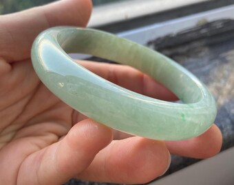 翡翠バングル 58.1 mm (2.29