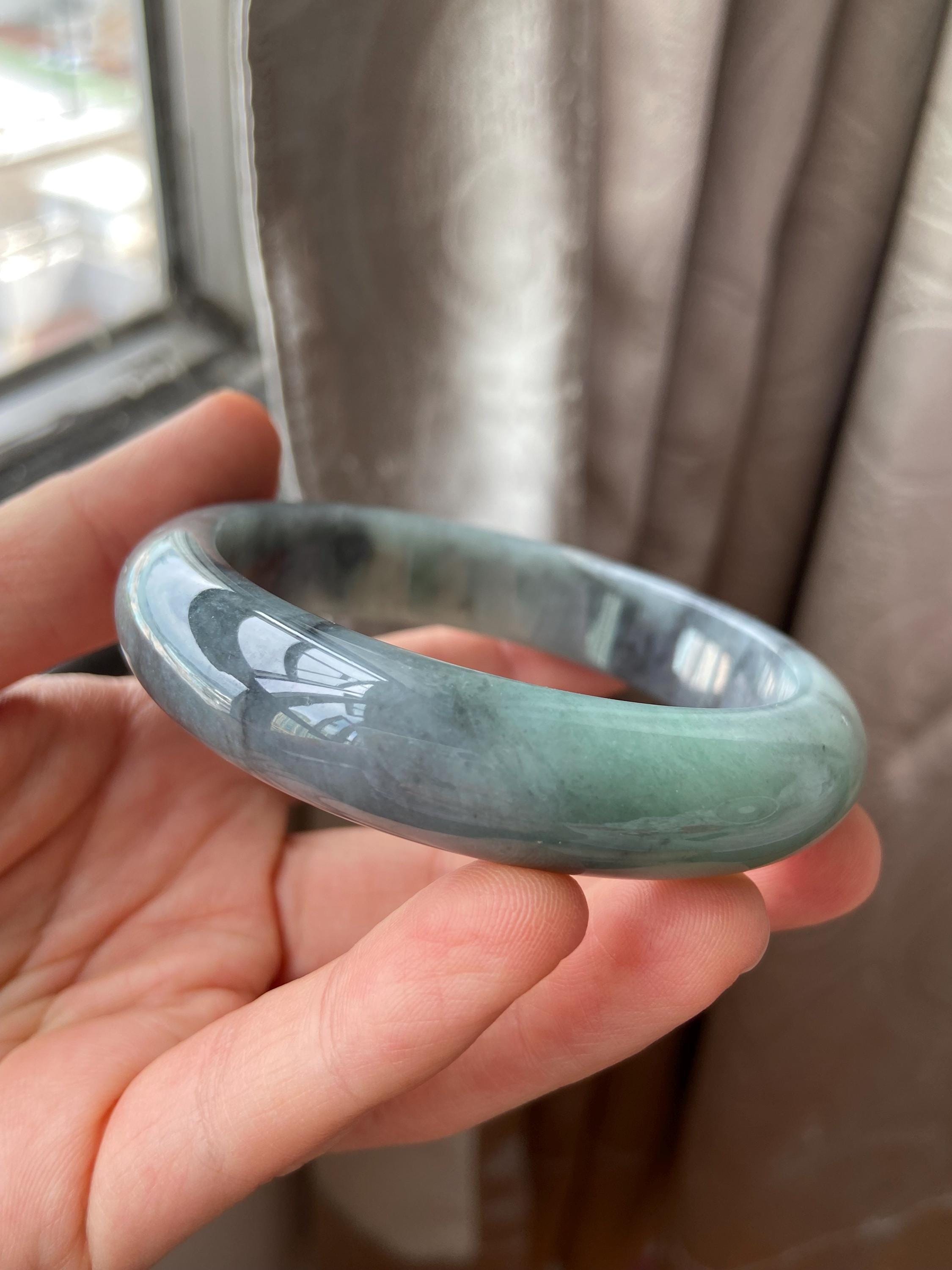 翡翠バングル 60.9 mm (2.40