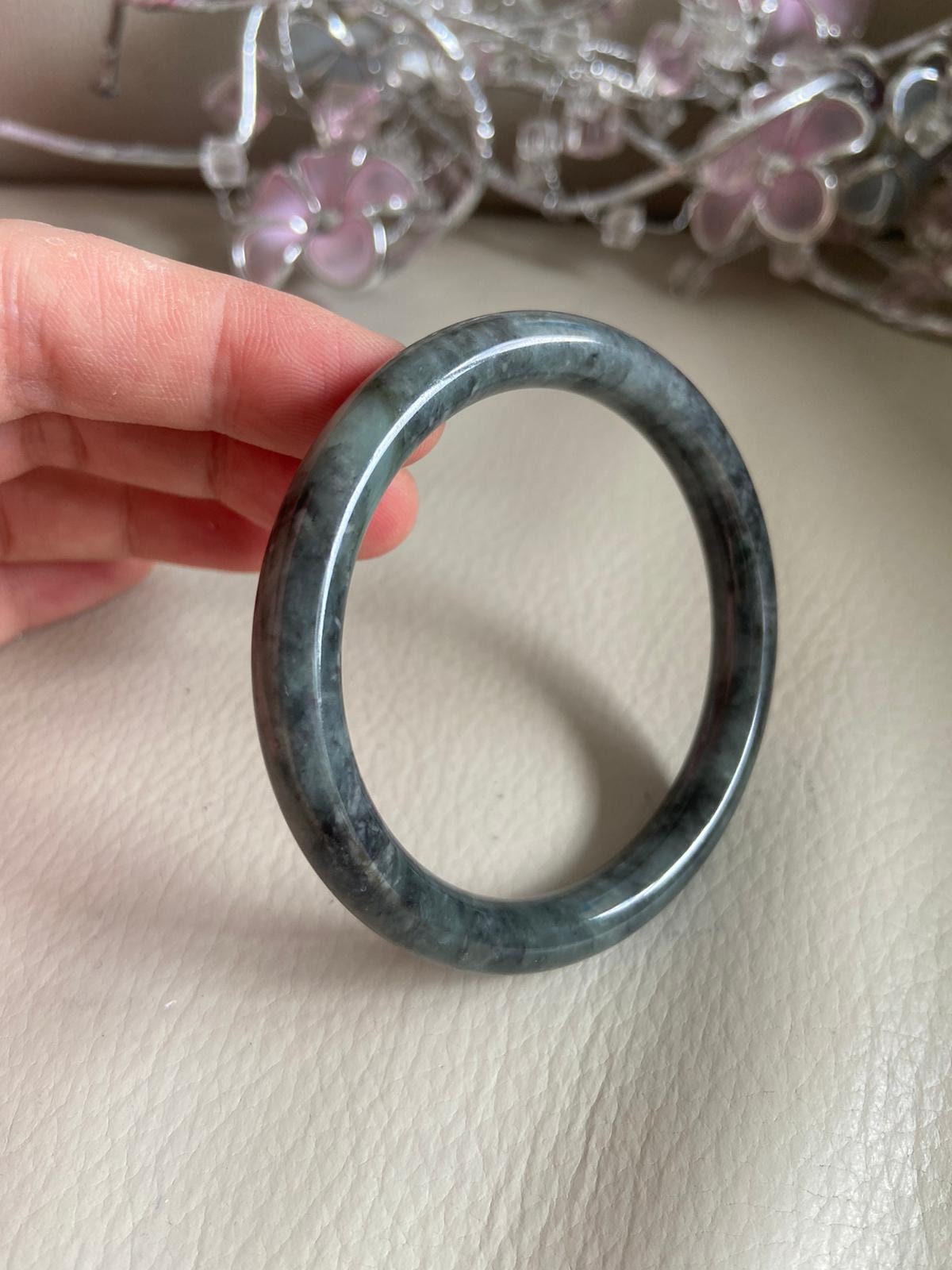 翡翠バングル 56.6 mm (2.23
