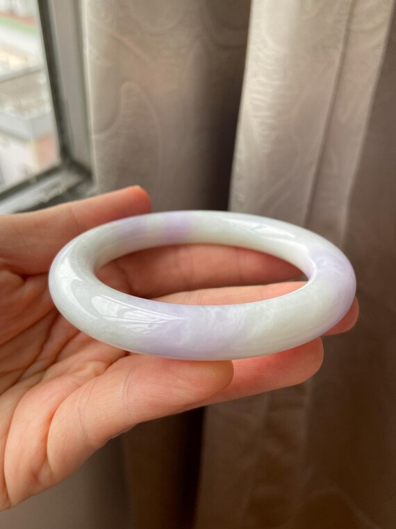 天然翡翠 ヒスイ バングル（内径56.6mm）ラベンダーグリーン 翡翠バングル 56.0 mm (2.20