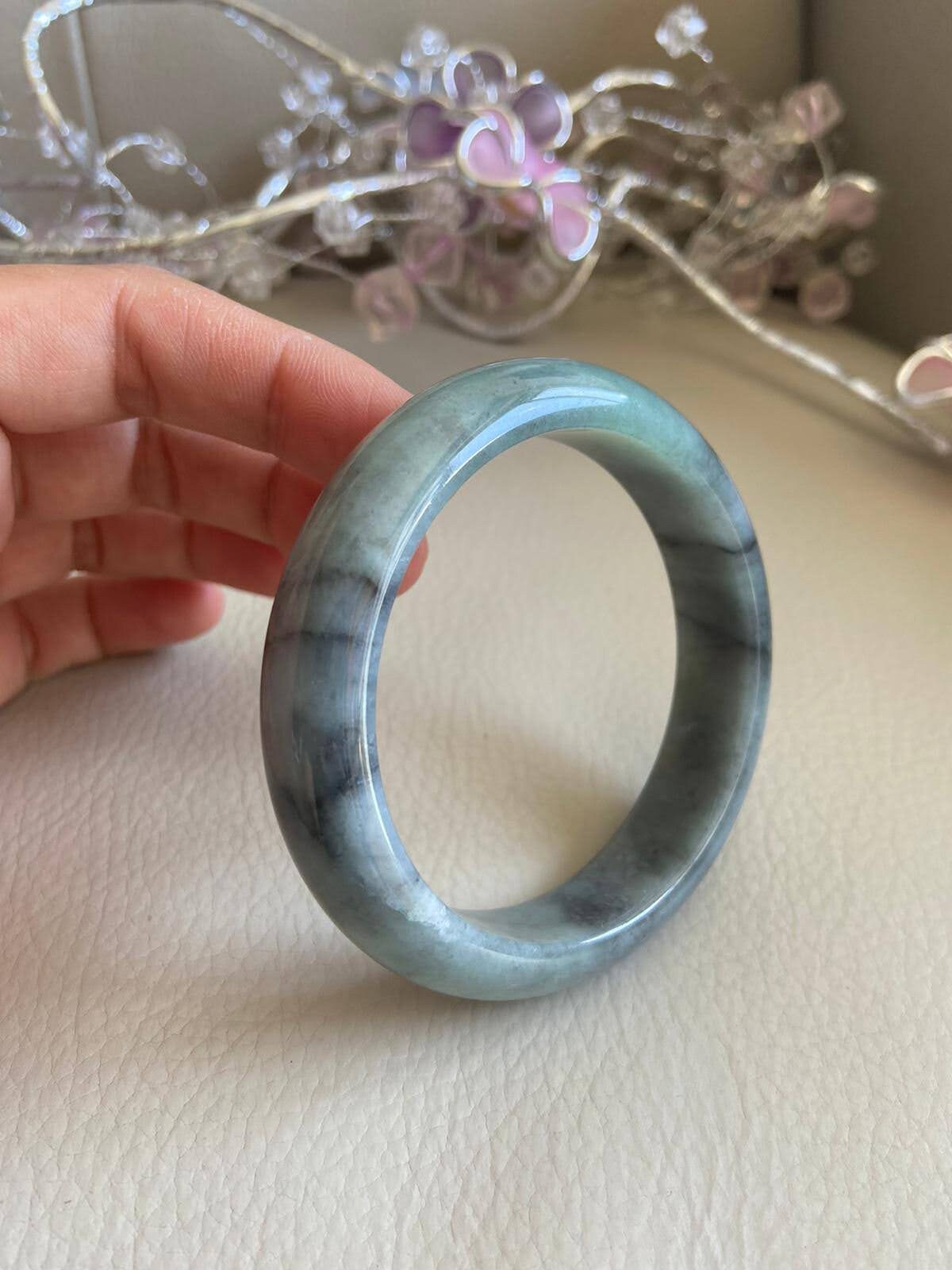 翡翠バングル 60.9 mm (2.40