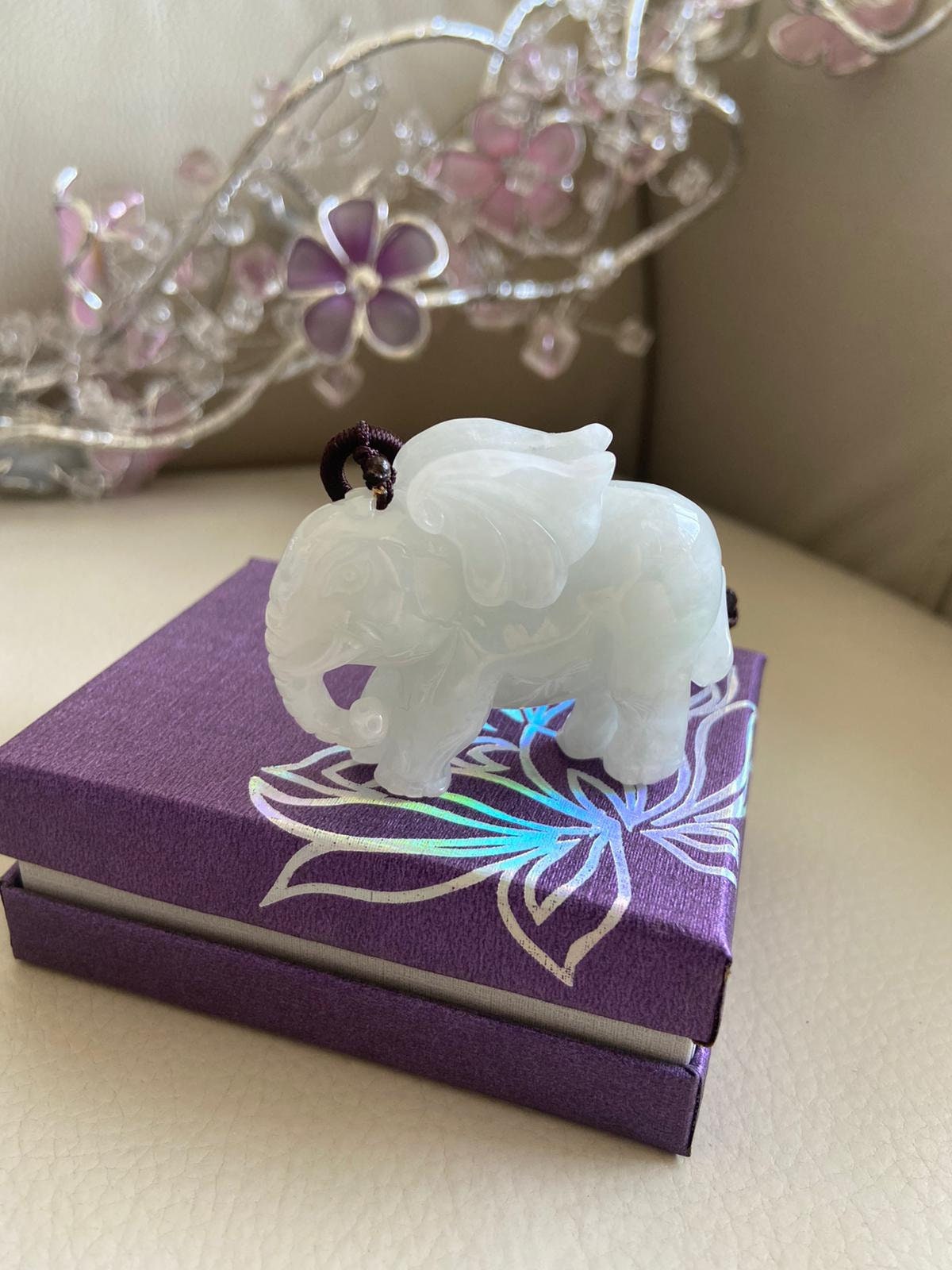 象形翡翠ペンダント、ライトグリーン、天然グレードA翡翠、未