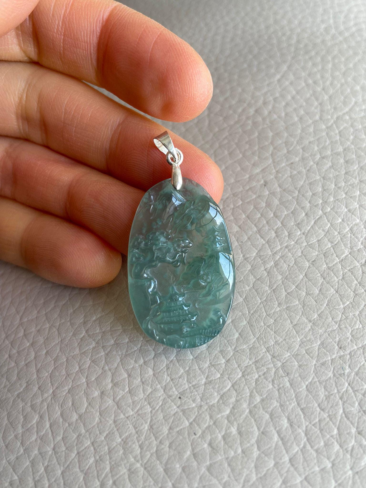 彫刻された風景翡翠ペンダント、中国風の風景、橋山木、天然