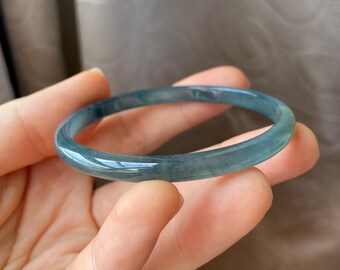 翡翠バングル 53.8 mm (2.12