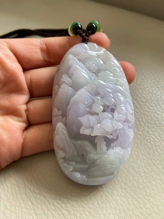 ミャンマー産天然翡翠彫刻 ペンダント 彫刻風景 新品　翡翠 品＆ kippodo 吉峰堂 アクセサリー専門店 ネックレス・ペンダント