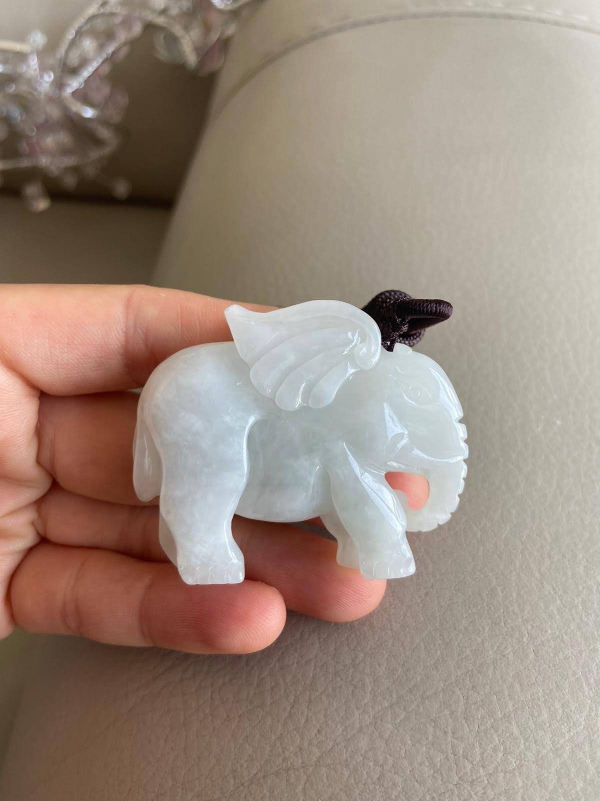 象形翡翠ペンダント、ライトグリーン、天然グレードA翡翠、未