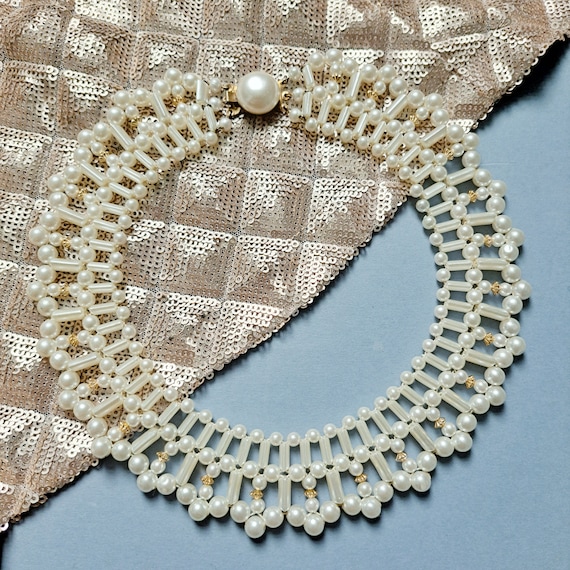 ☺︎ Beautiful 1980s Faux Pearl Collar Necklace. Imitation Pearl
