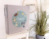 OSKAR Kita Ordnerhülle personalisiert | Kindergarten Portfolio Hülle mit Namen | Handgemacht aus Stoff | Geschenk Kindergartenstart