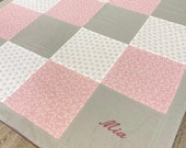 Patchworkdecke, grau-rosa-weiß, 120x120cm, 2-lagig mit Namen