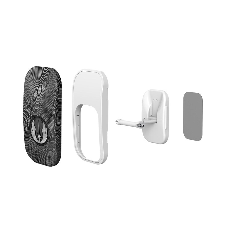 Pu&ograve; includere: Un supporto per telefono bianco con un logo dell'Alleanza Ribelle in bianco e nero sul davanti. Il supporto viene fornito con un supporto da parete bianco, un braccio bianco e un cuscinetto adesivo grigio.