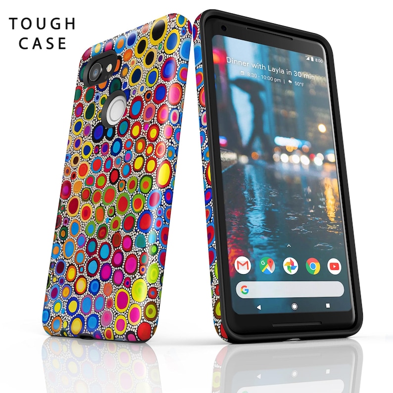 K&ouml;nnte beinhalten: Eine robuste H&uuml;lle f&uuml;r ein Google Pixel 2 Telefon mit einem farbenfrohen, abstrakten Muster aus Kreisen. Die H&uuml;lle ist schwarz und hat einen erh&ouml;hten Rand um den Bildschirm, um ihn vor Kratzern zu sch&uuml;tzen.