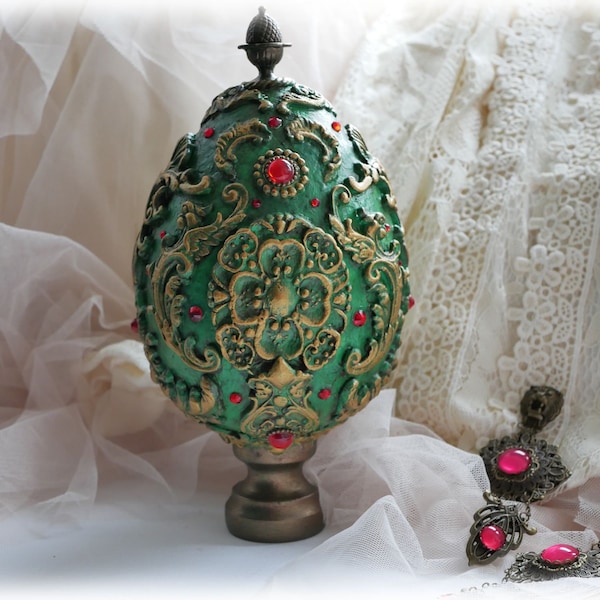 Baroque decoration egg in red and gold emerald green color, baroque decorative object, rococo style, French handicraft, Versailles